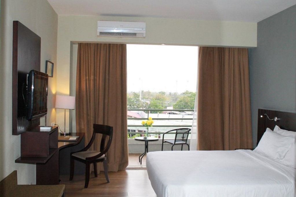 Фото Oakwood Hotel & Apartments Taman Mini Jakarta