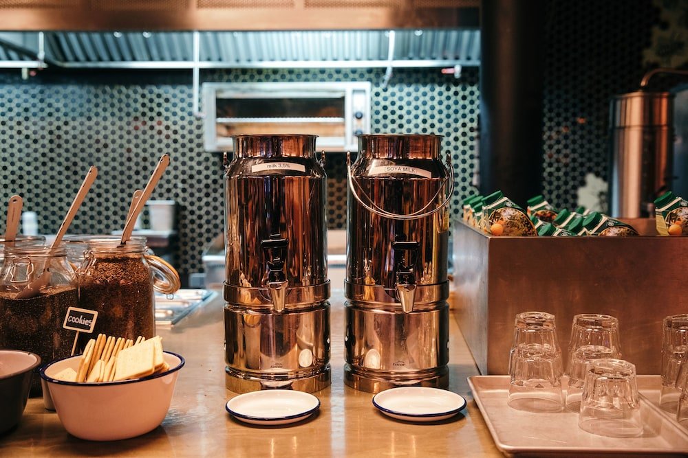 Фото Exeter Hotel