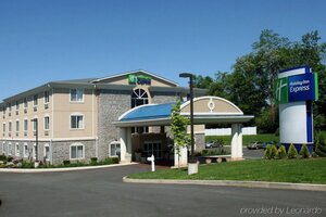 Гостиница Holiday Inn Express Newington - Hartford, an Ihg Hotel