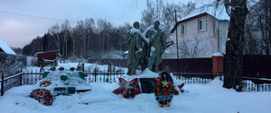 Мемориал Великой Отечественной войны (Московская область, городской округ Истра, деревня Алексино), жанровая скульптура в Москве и Московской области