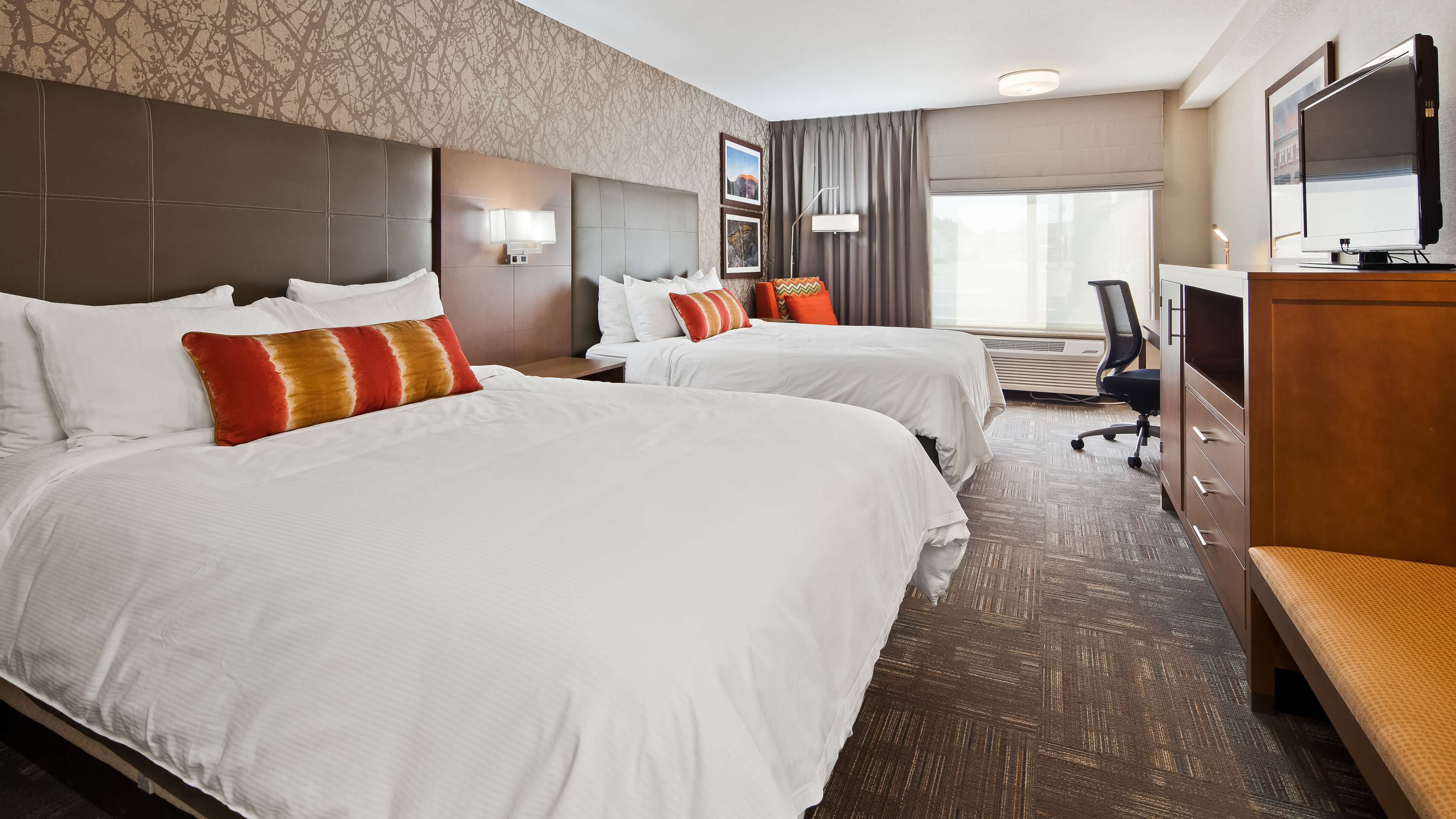 Фото Best Western Plus Cottontree Inn