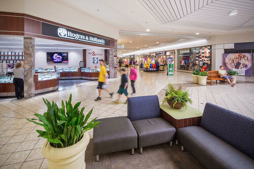 Shopping mall Oakwood Mall, State of Wisconsin, photo