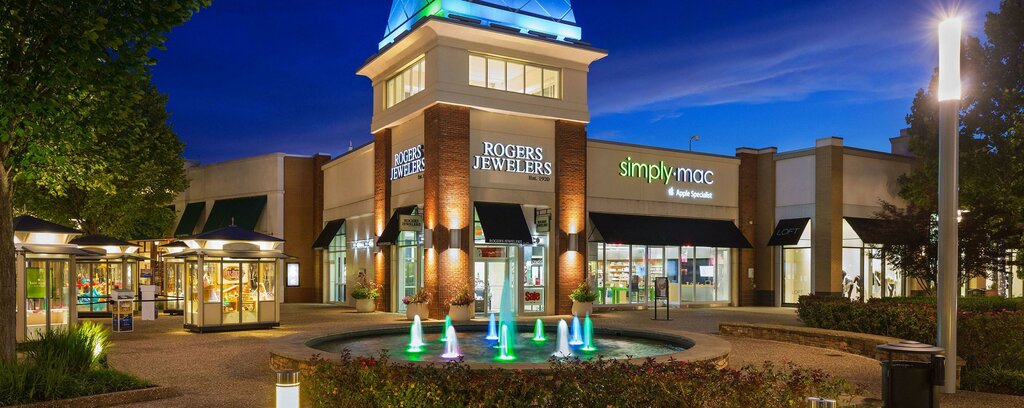 Shopping mall Pinnacle Hills Promenade, State of Arkansas, photo