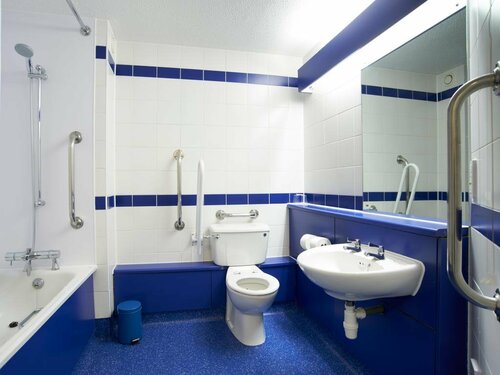 Гостиница Travelodge Staines