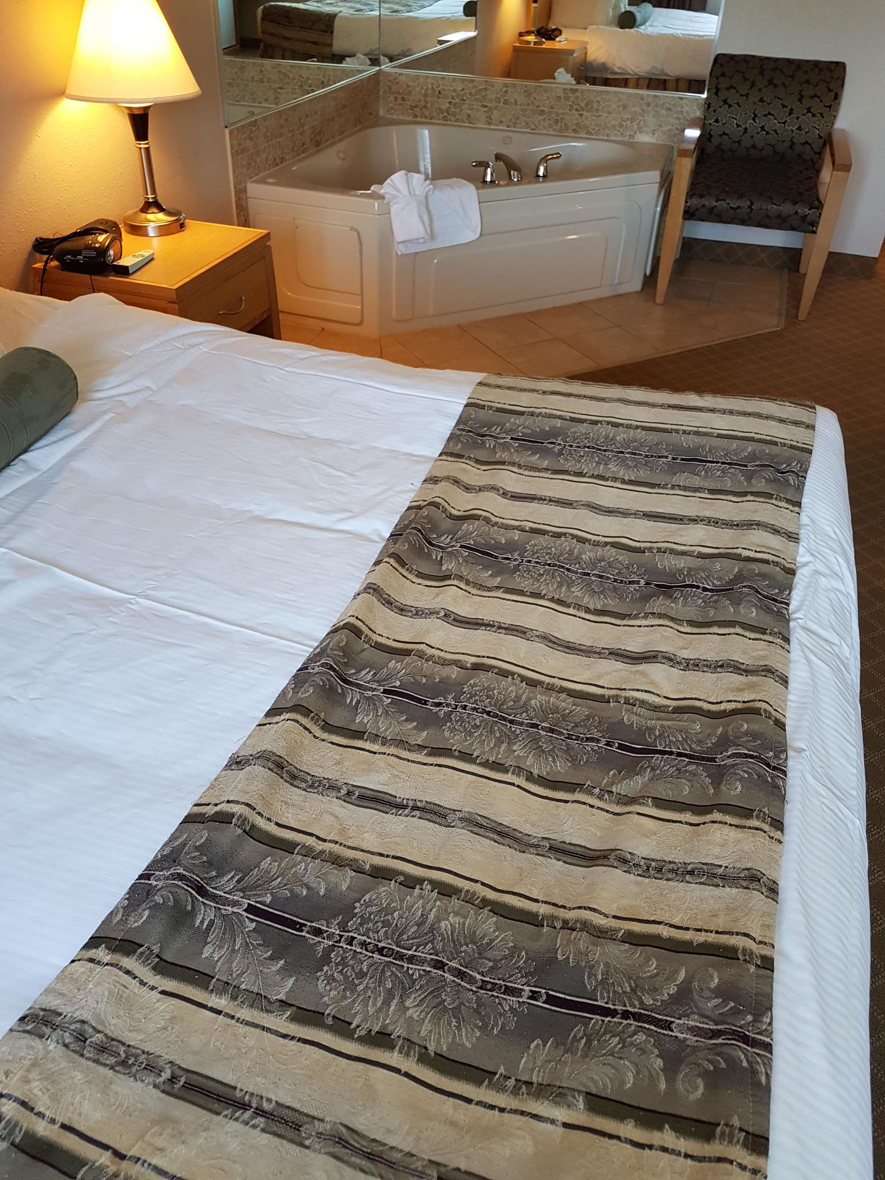 Фото SureStay Plus Hotel by Best Western Coquitlam