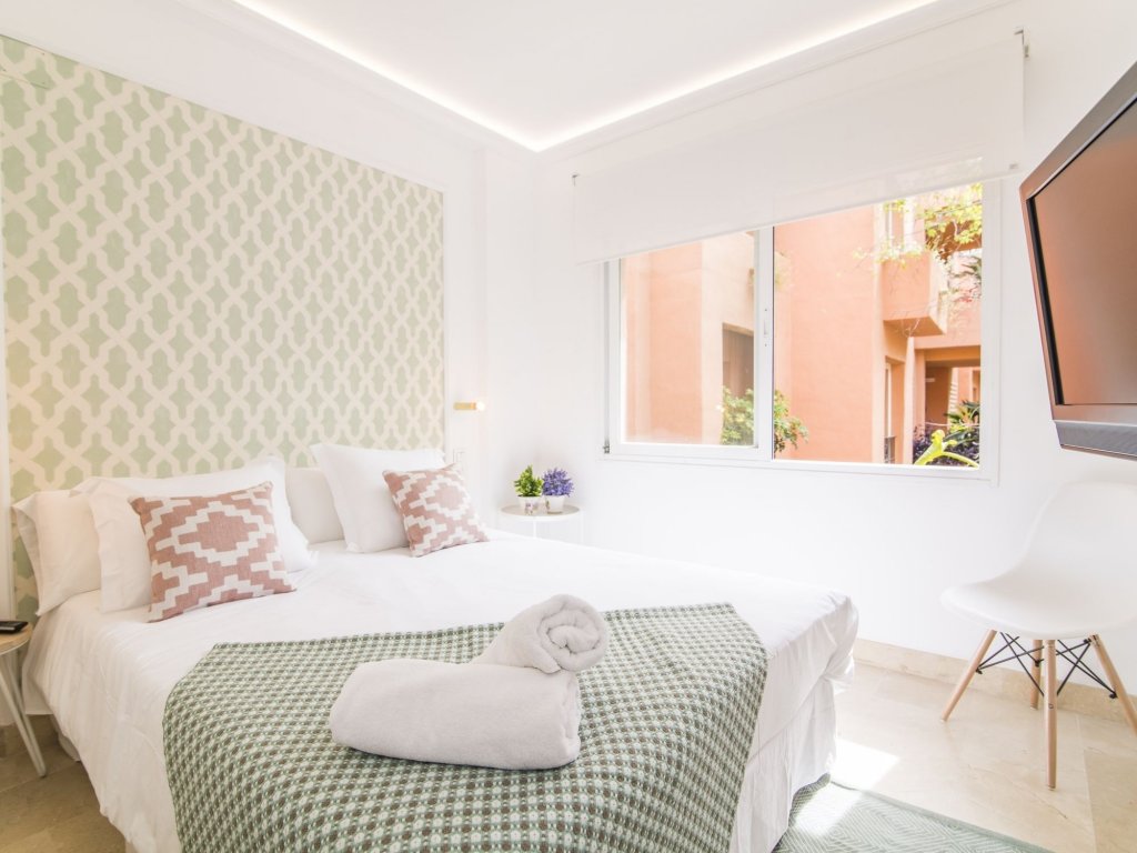 Фото Port Oasis Golden Mile Apartment