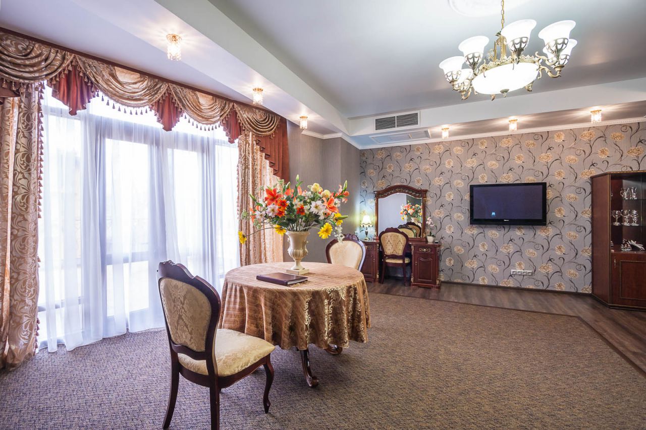 Фото Шери Холл