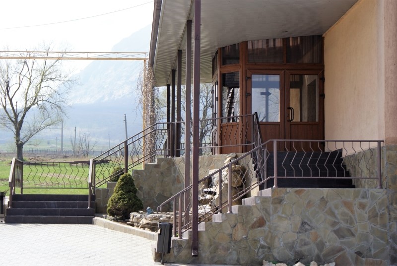 Фото Монест