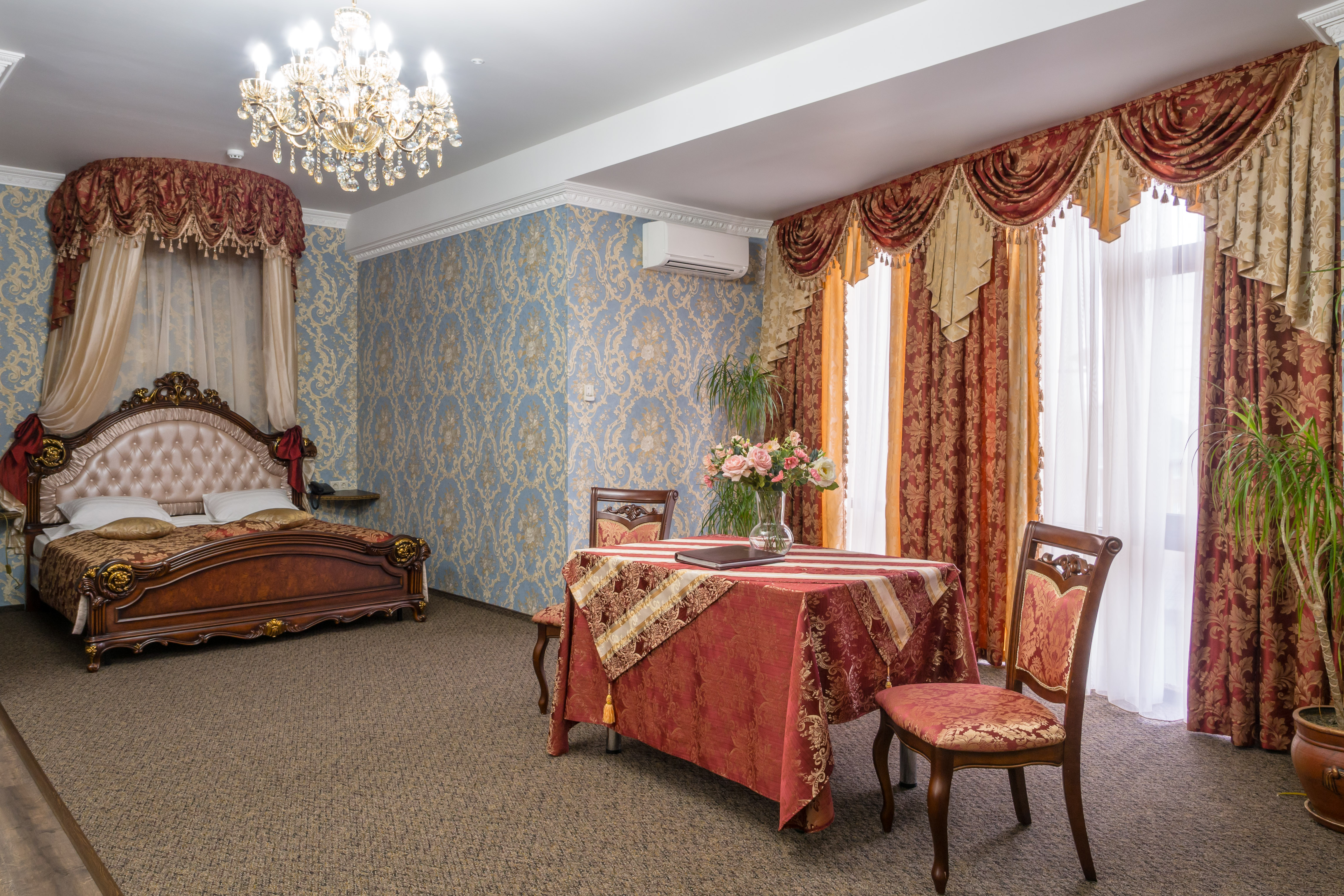 Фото Шери Холл