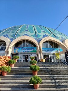 Chorsu National Food Baazar (Saqichmon ko'chasi, 1/13), memorial site, local landmark