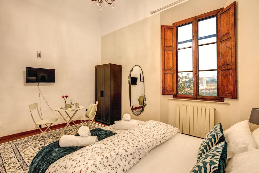 Фото AwesHome Tower GuestHouse