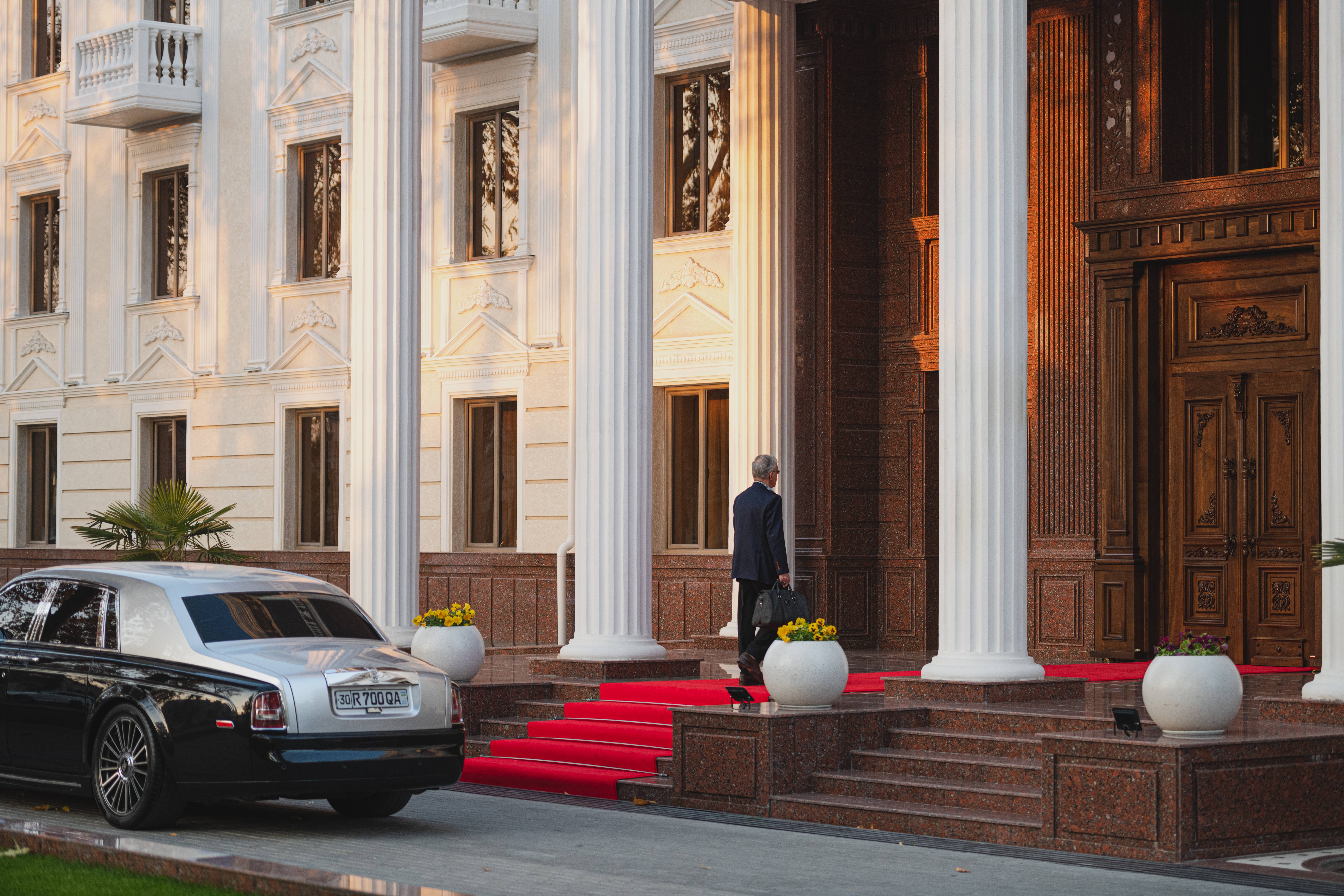 Фото Zarafshon Parkside Hotel