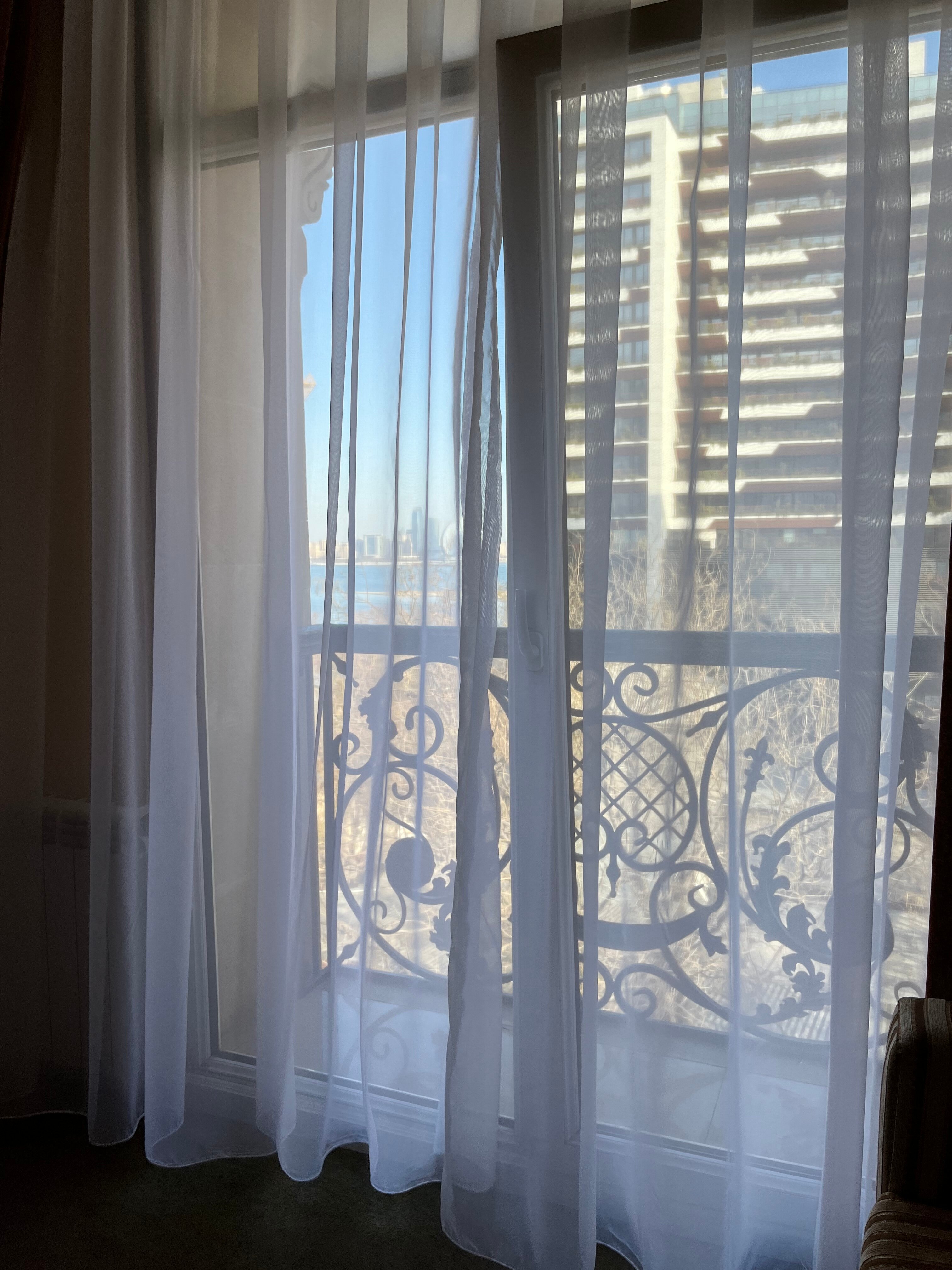 Фото East Legend