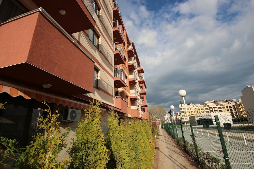 Фото Menada Apartments in Tarsis Nova Complex