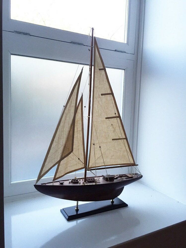 Фото Spacious 1 Bedroom Split Level Old Pub Conversion Tower Bridge