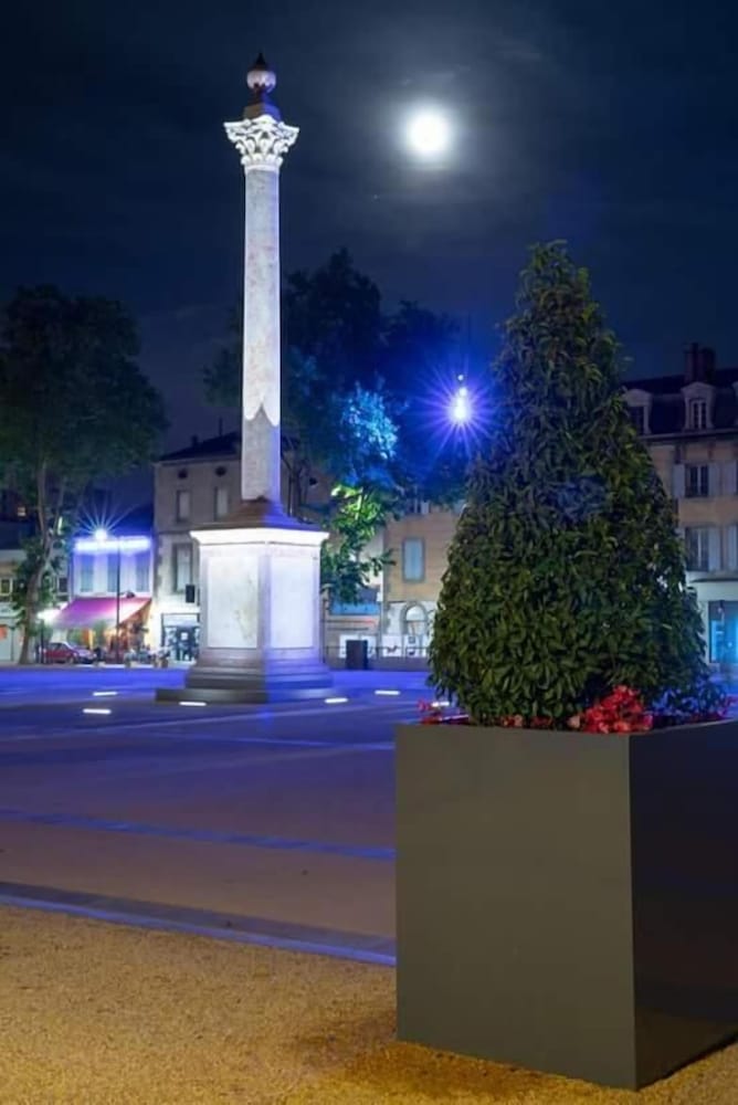 Фото Le Bristol Gites urbains