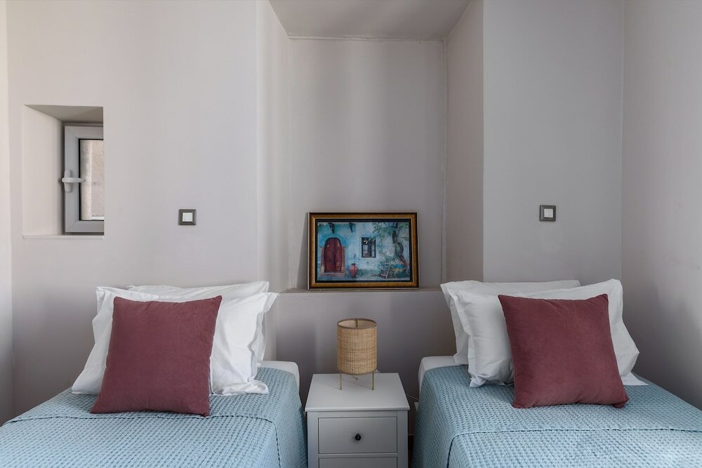 Фото Mouragia Luxury Seaview Suite by Konnect