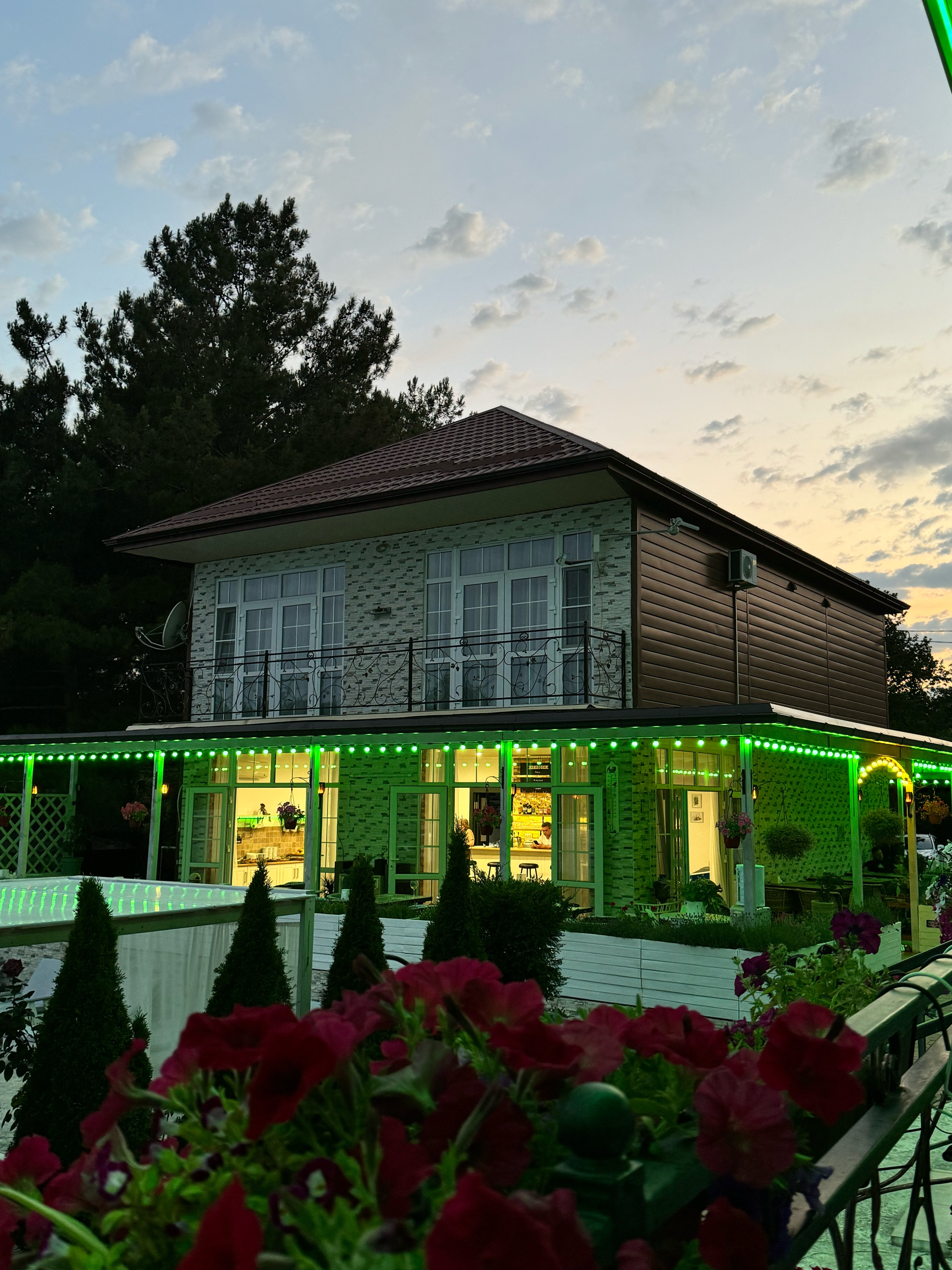 Фото Кромвель Вайт