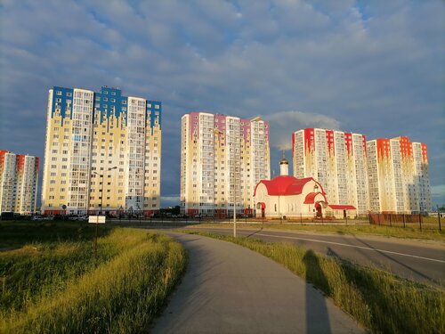 Шынжырдағы және былғары киімдегі секс