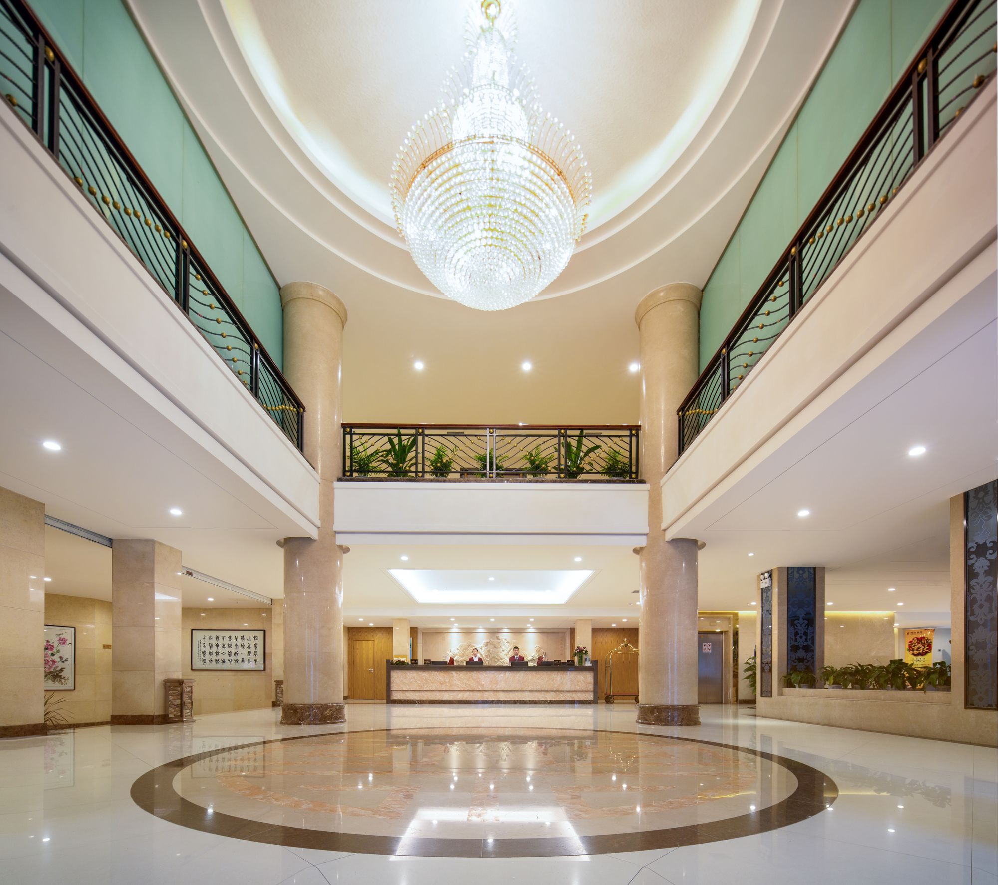 Фото отеля 2