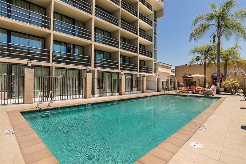 Фото Holiday Inn Express Fullerton - Anaheim, an Ihg Hotel