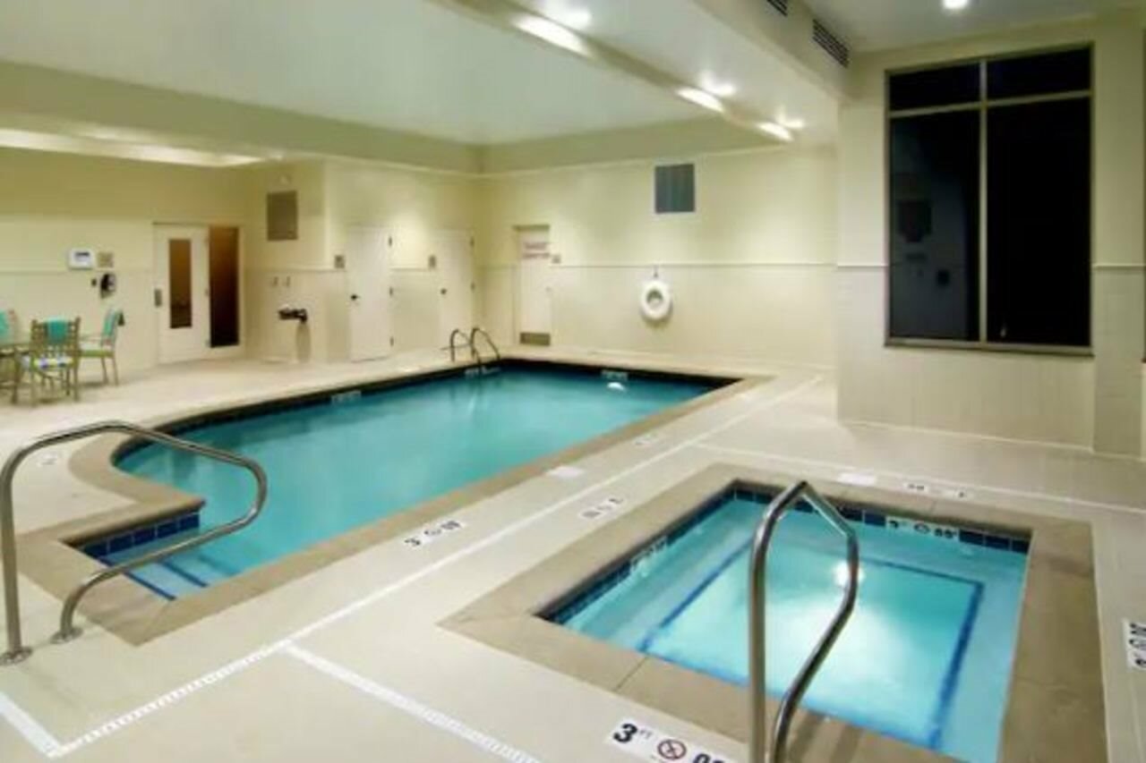 Фото Hilton Garden Inn Cleveland East Mayfield Village