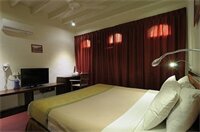 Фото Red Inn Court