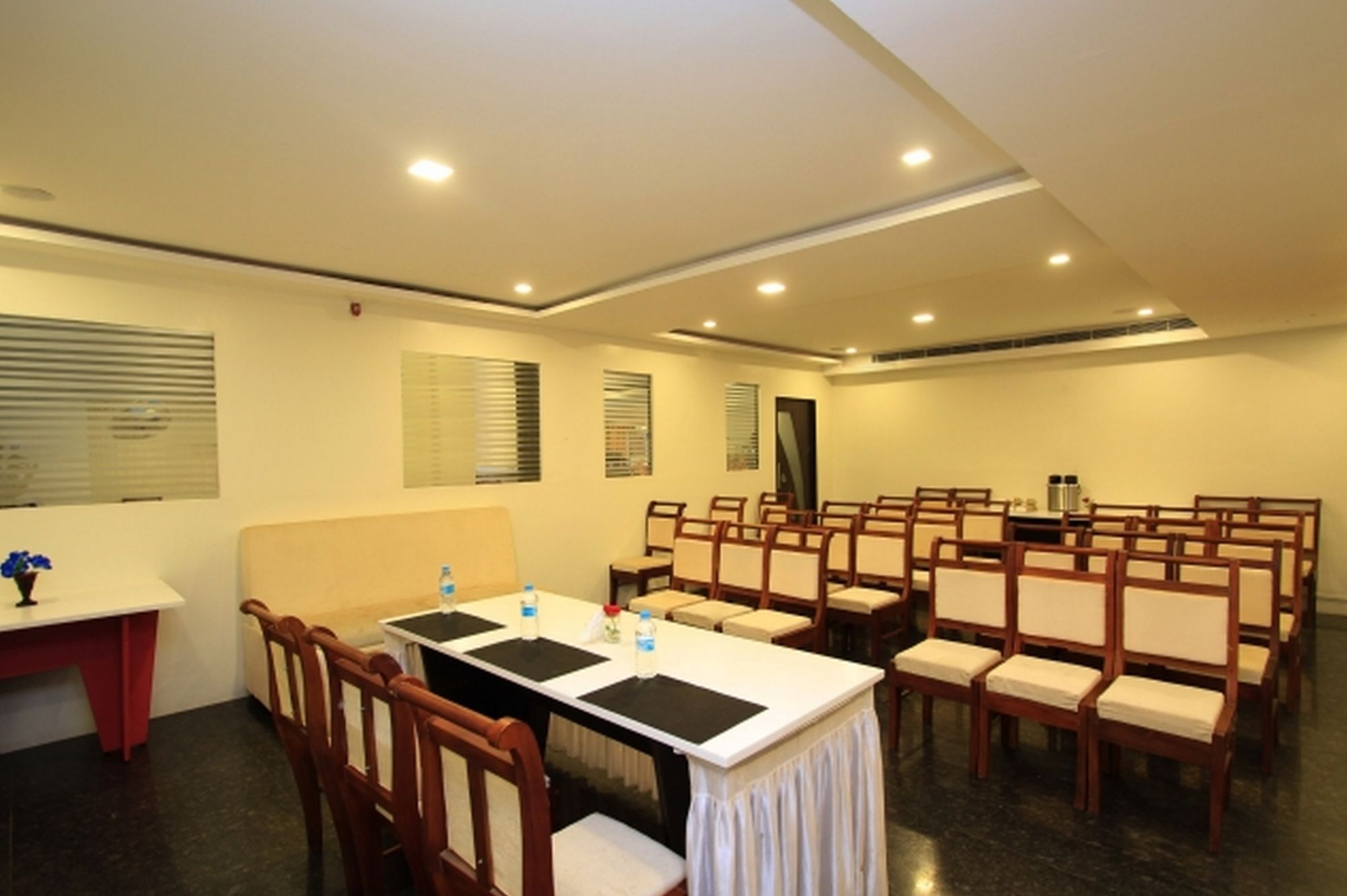 Фото Ni Ambaari Suites