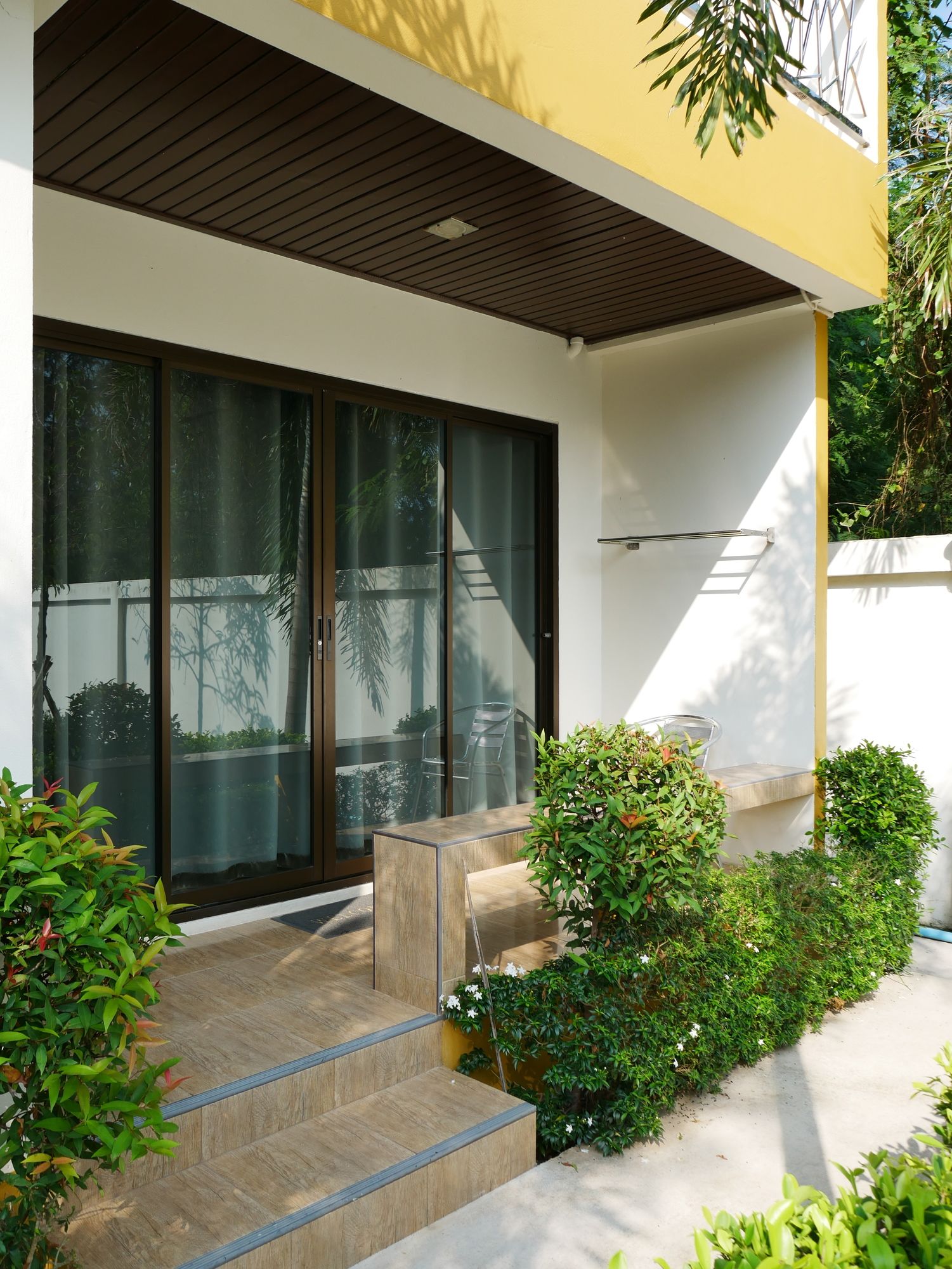 Фото Yellow House Rayong