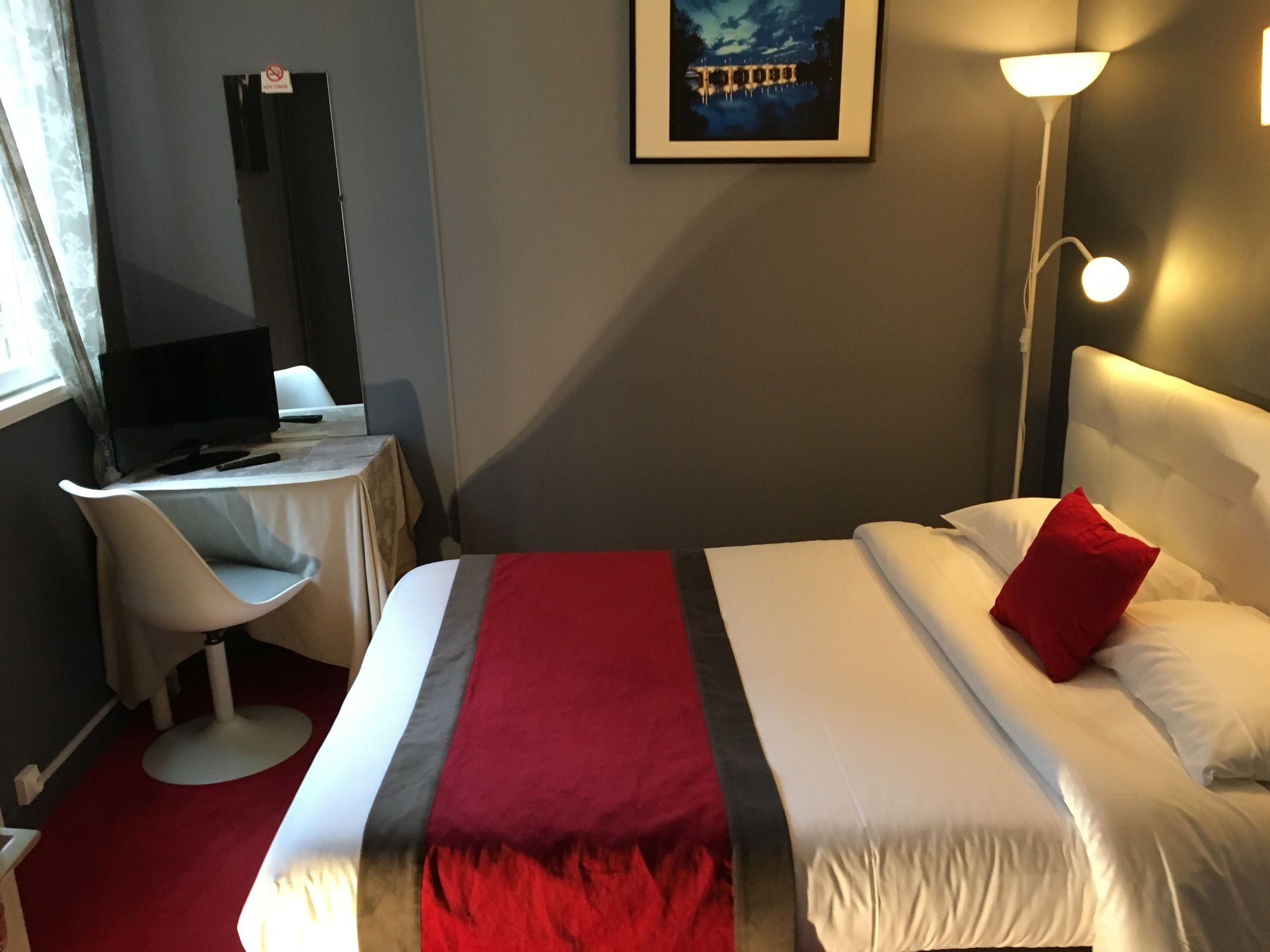 Фото Hôtel du Théâtre