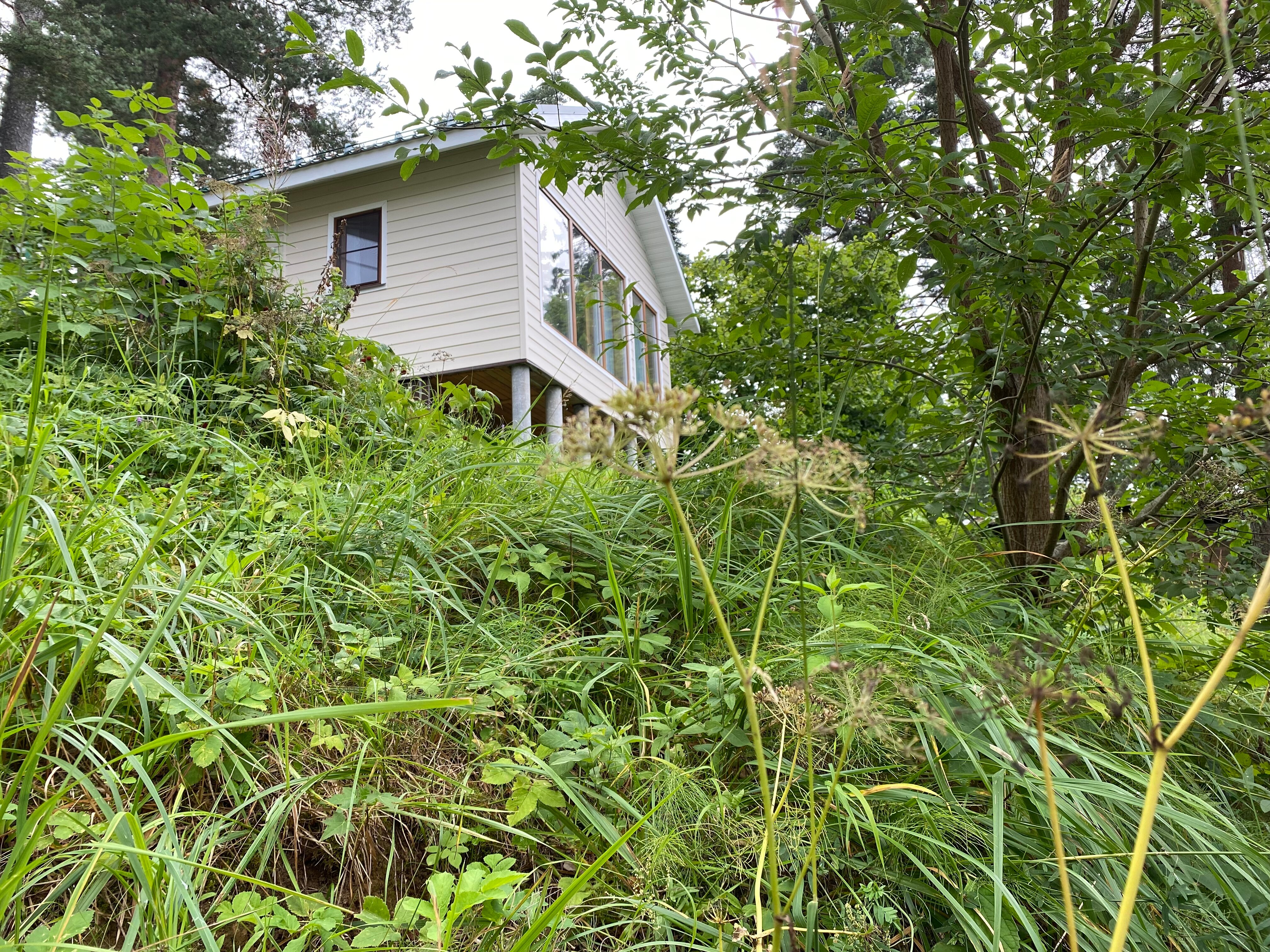 Фото Домик на горке