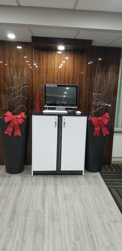 Фото Baymont by Wyndham Montreal Airport