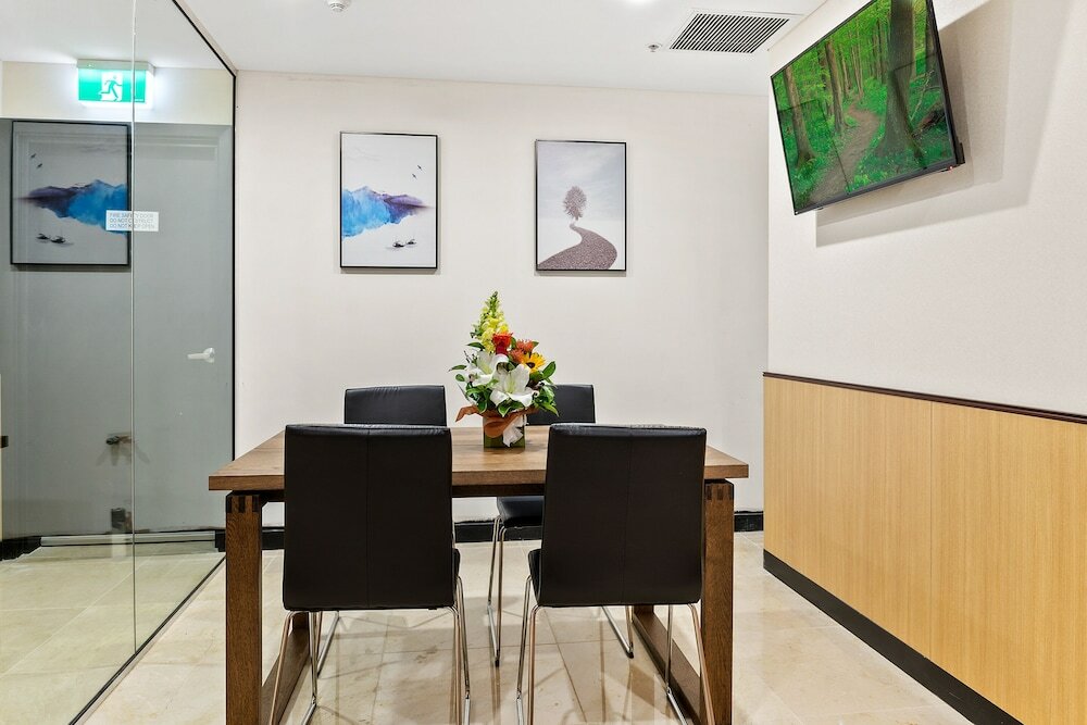 Фото YEHS Hotel Sydney QVB