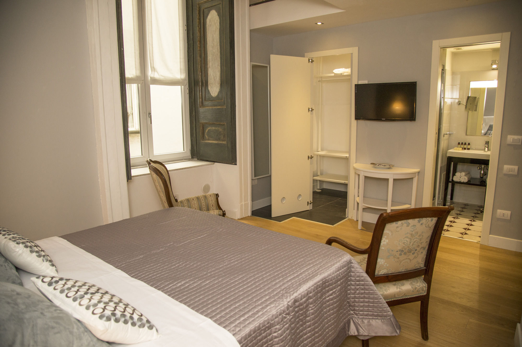 Фото Santa Chiara Boutique Hotel