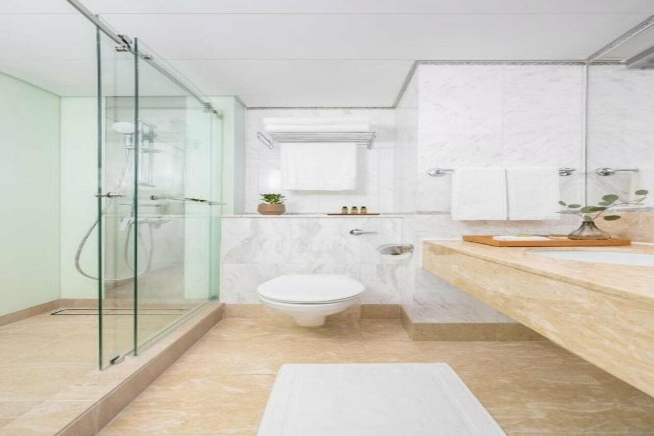 Фото Two MacDonnell Road