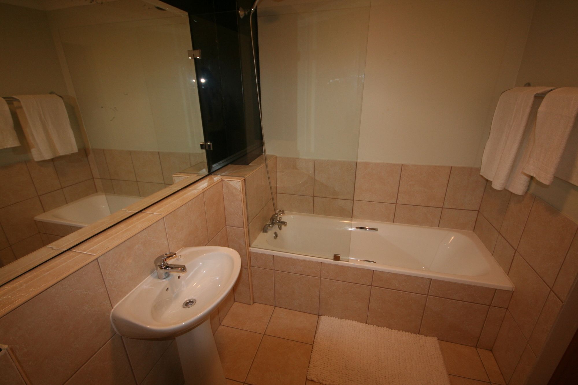 Фото The Square Apartments by Ctha