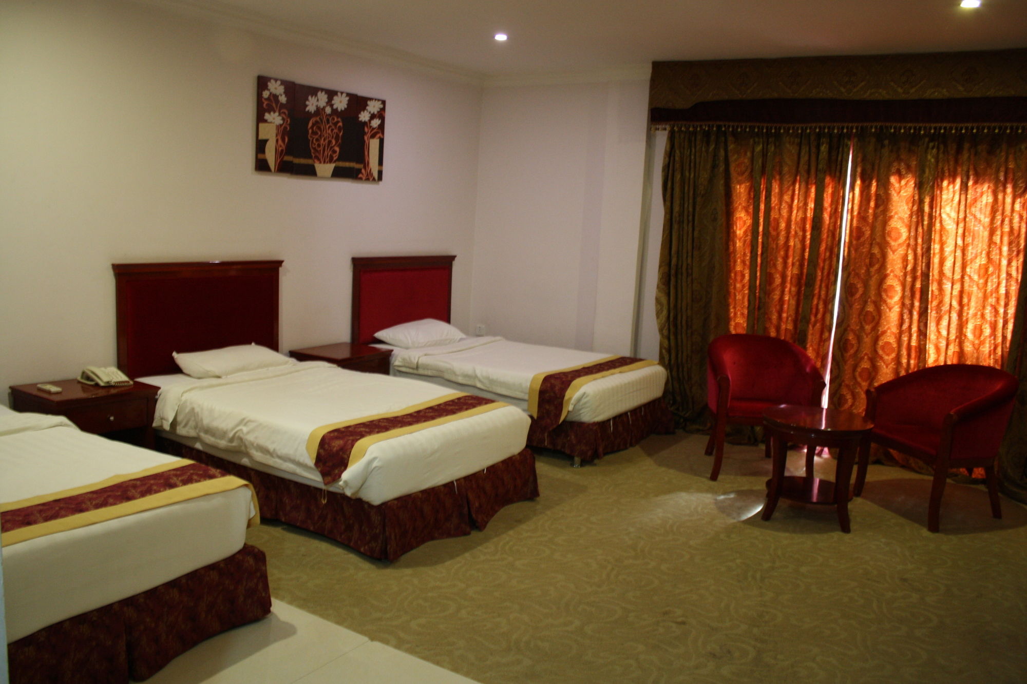 Фото Tilko Jaffna City Hotel