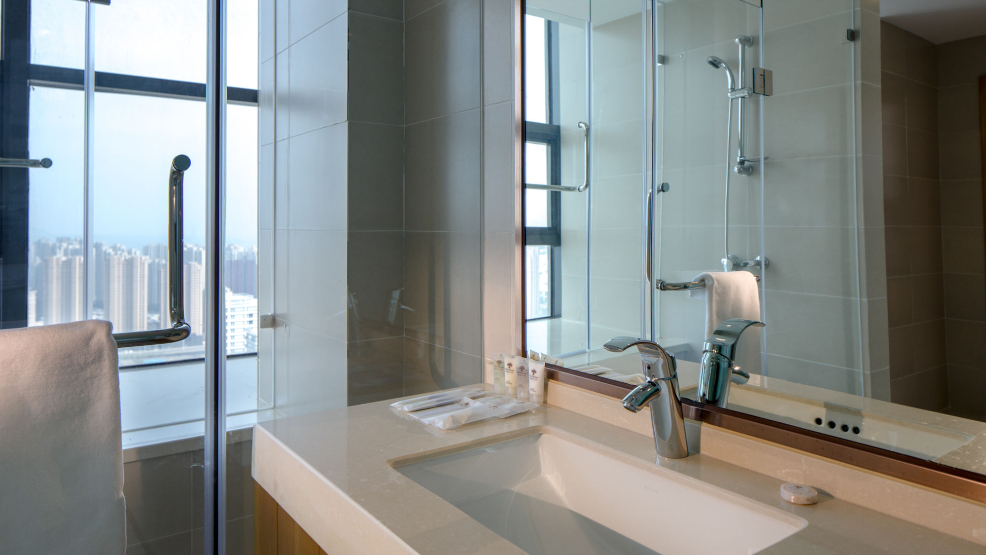 Фото Oak Chateau Dalian