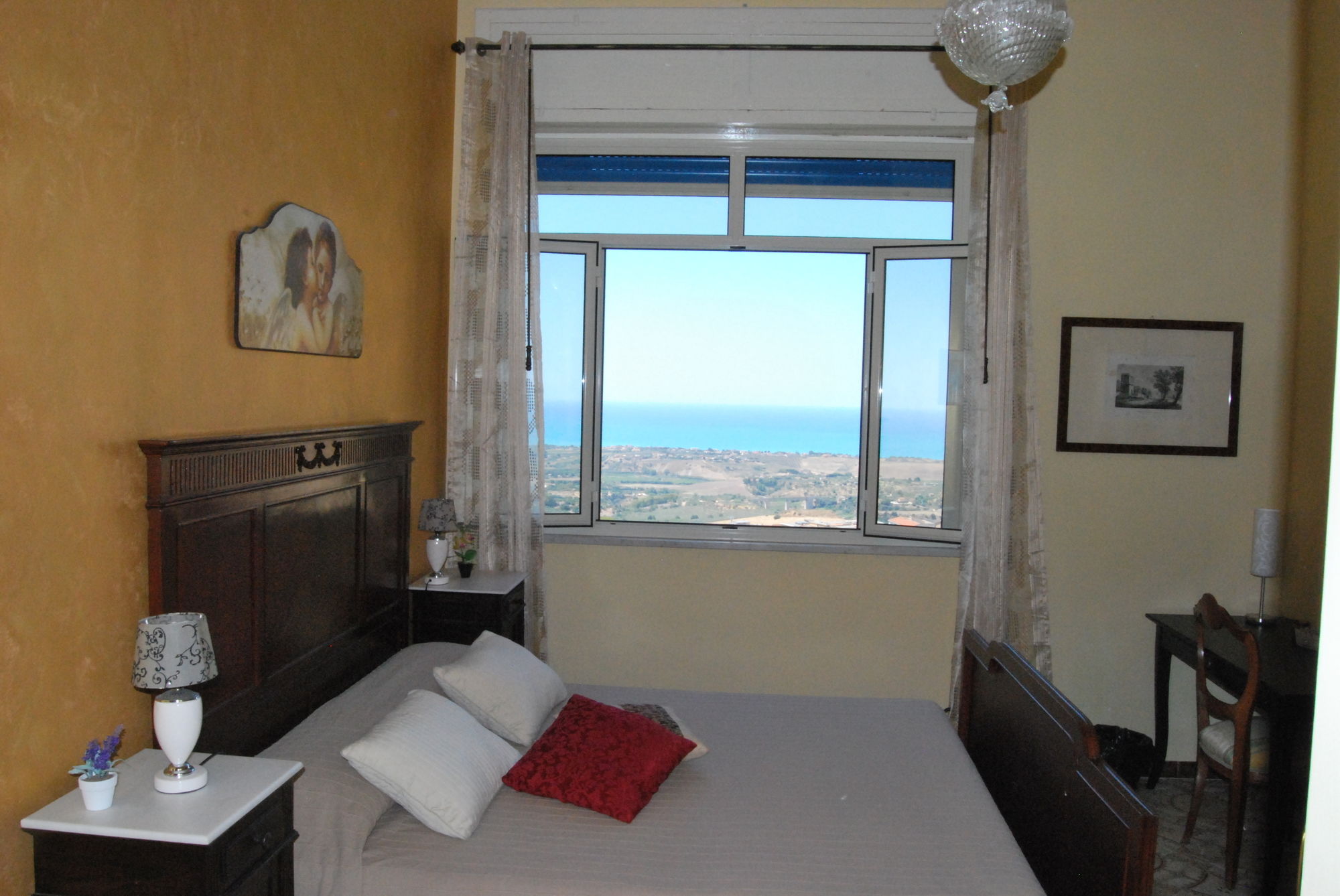 Фото B&b La finestra sulla valle