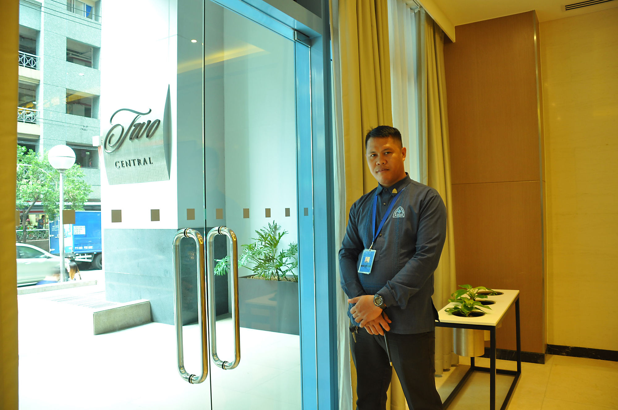 Фото CSuites at Two Central Residences