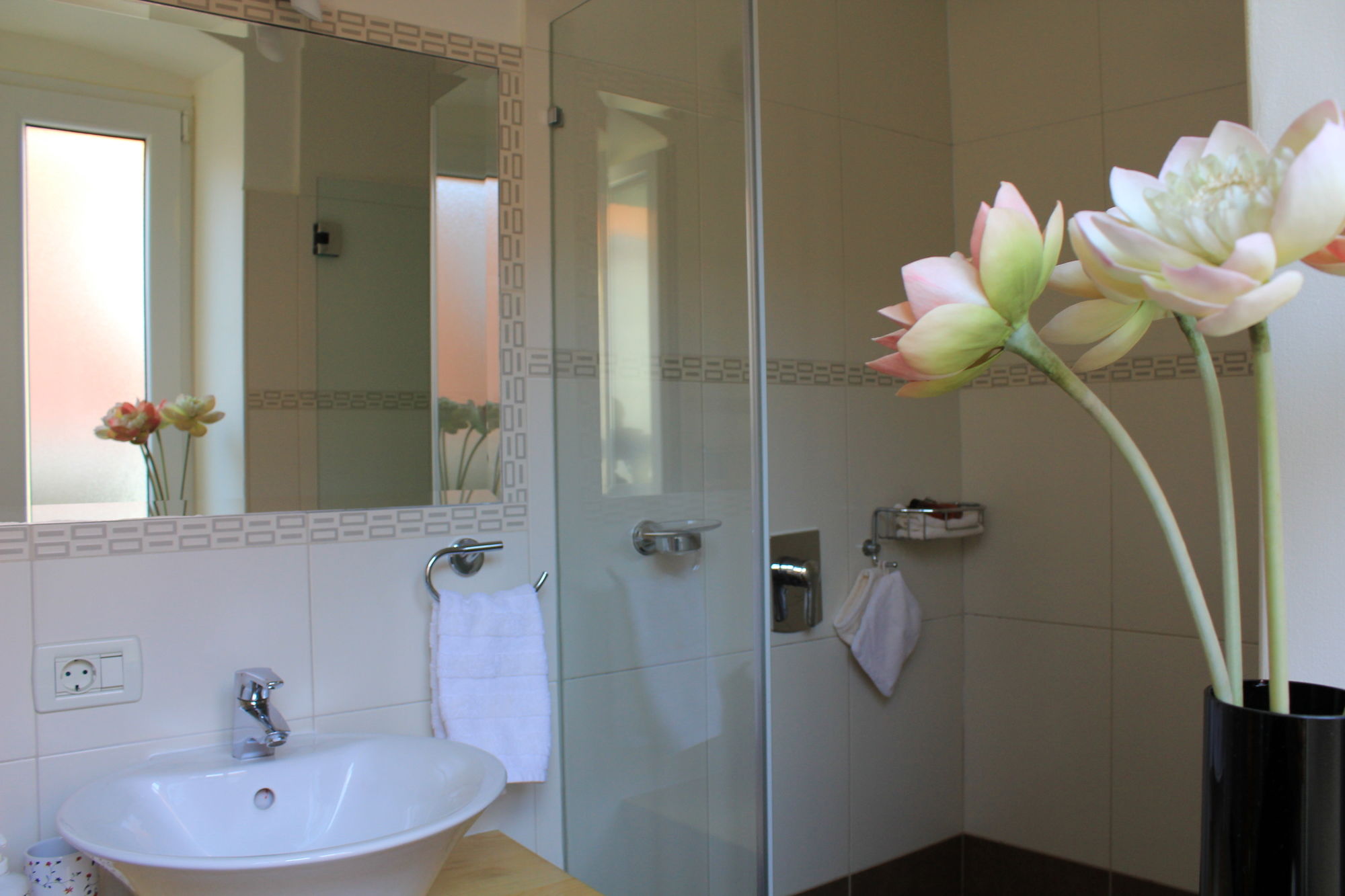 Фото Zephyrus Boutique Accommodation