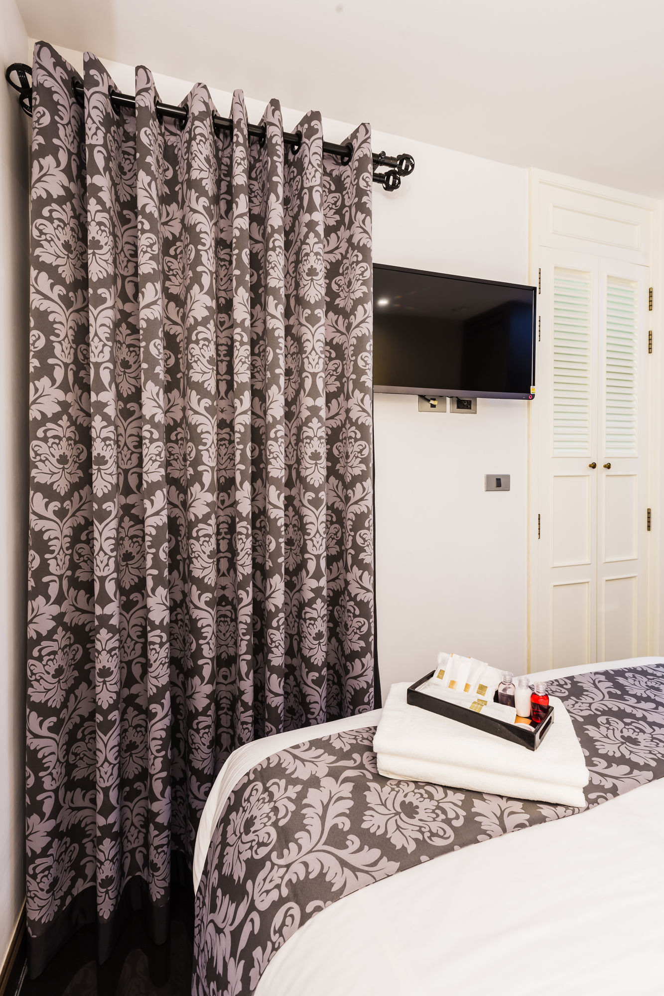 Фото The Fah silom