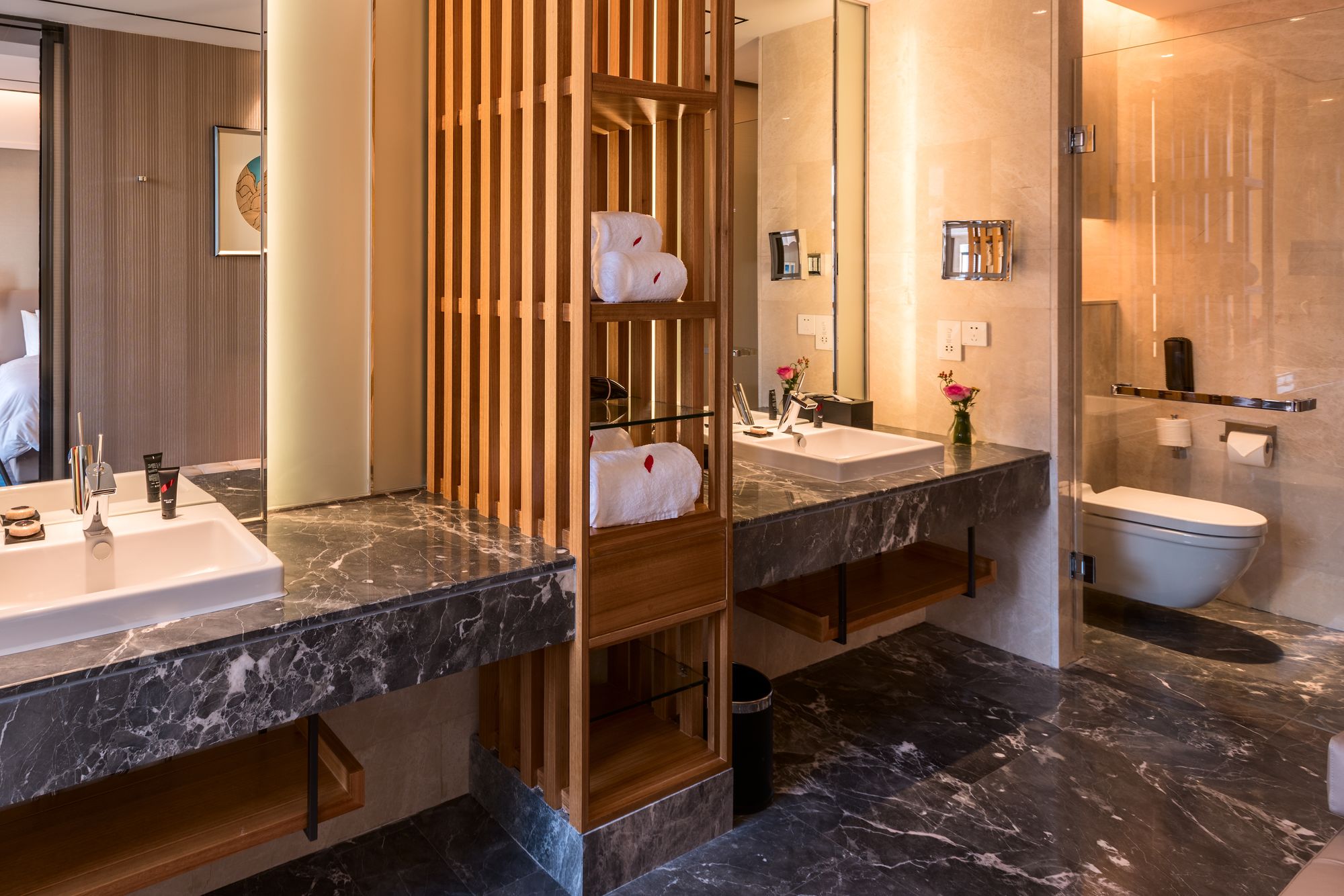 Фото Swisstouches Hotel Nanjing