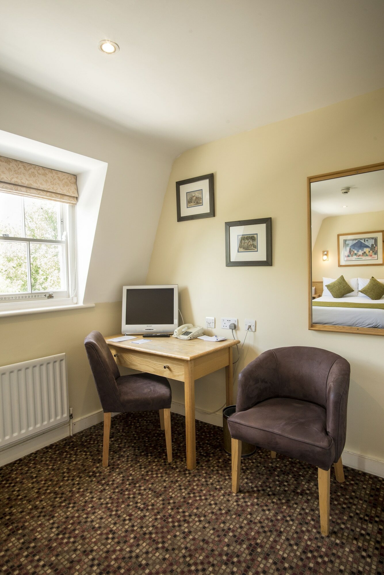 Фото The Darlington Hyde Park