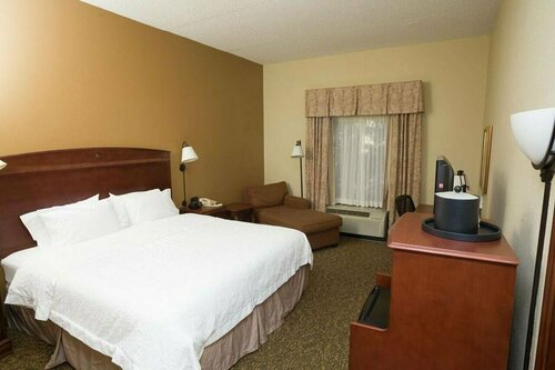 Внешний вид отеля Hampton Inn Oneonta в Онеонте, фото 3