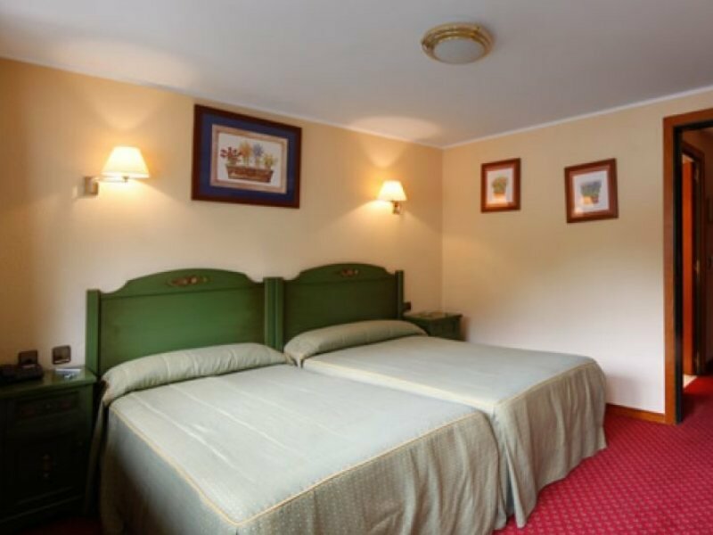 Фото Hotel Rutllan & SPA