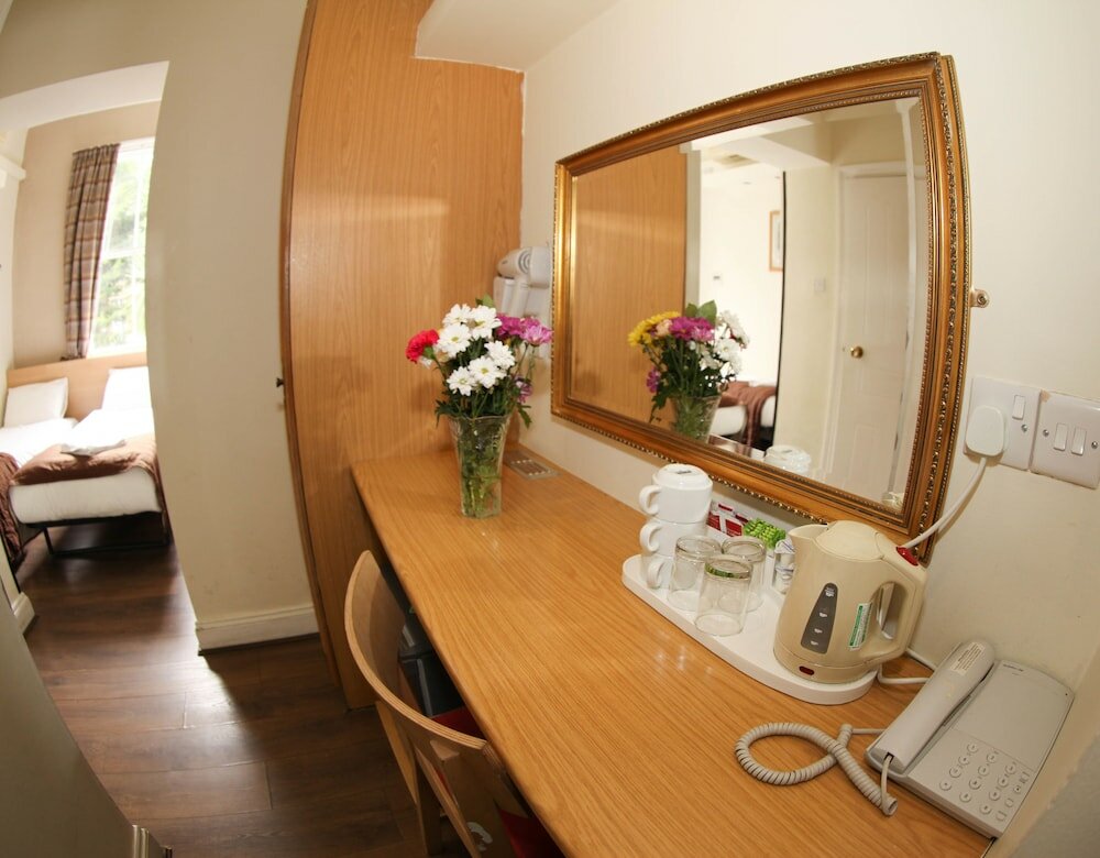 Фото Holland Court Hotel