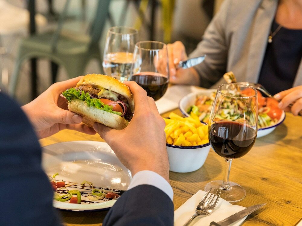 Фото ibis Zurich Messe Airport