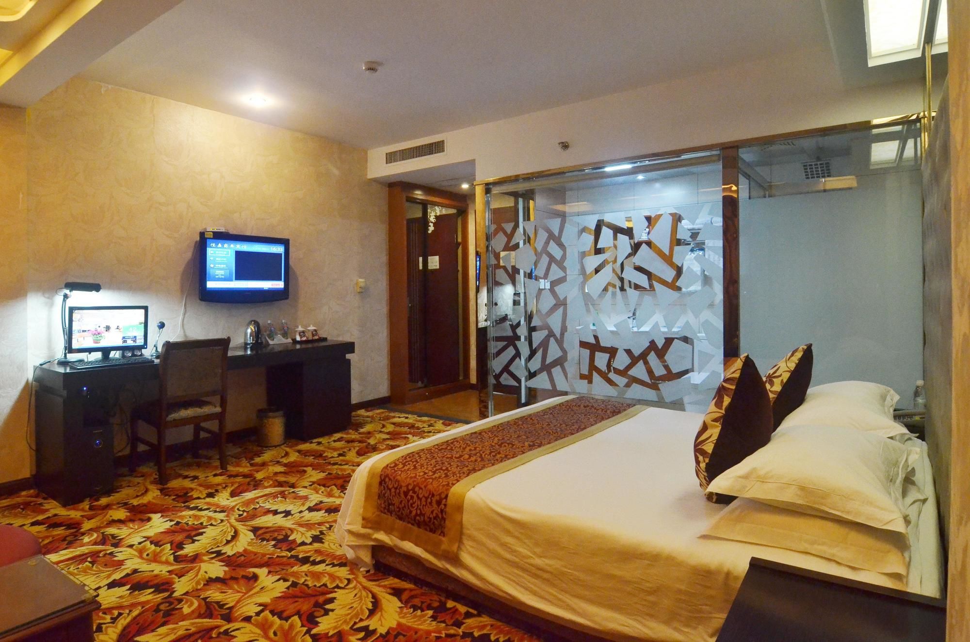 Фото Yiwu Yuejia Hotel