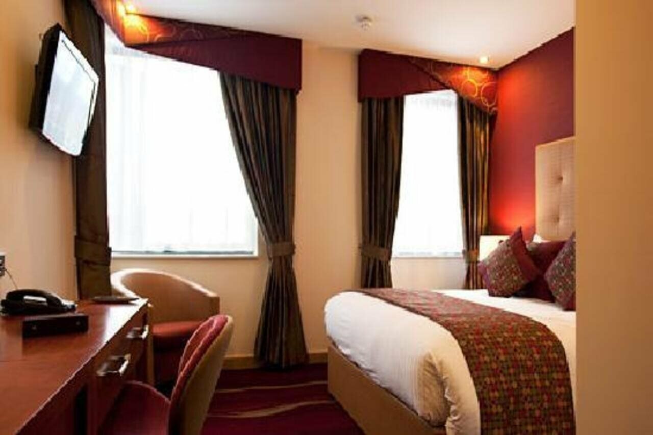 Фото отеля 2